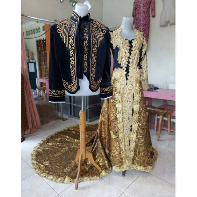 Cuople Kebaya pengantin ekor batik premium/ gaun pengantin/ hijab/singer/pesta,/akad