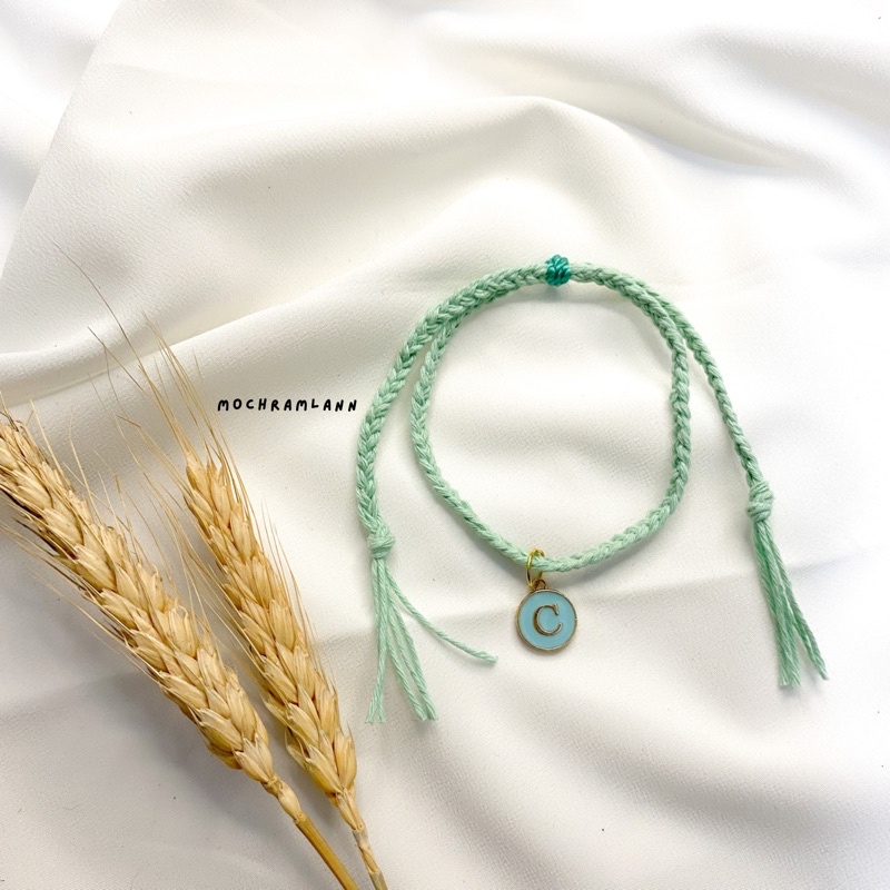 Gelang kepang inisial bulat gantung / Gelang tassel / Gelang Rumbai / Gelang lucu