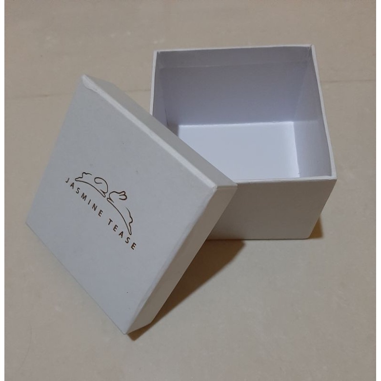 

Box jasmine tease