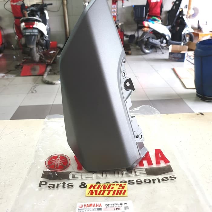 COVER,PANEL,BODY DEPAN ATAS LAMPU SEN, SEIN NMAX KIRI ABU ASLI YAMAHA