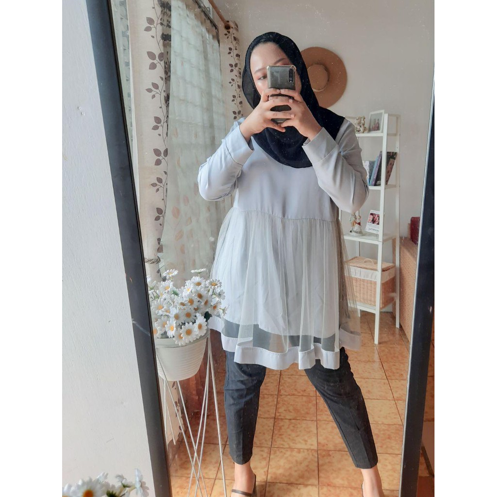 VANESSA TUNIK