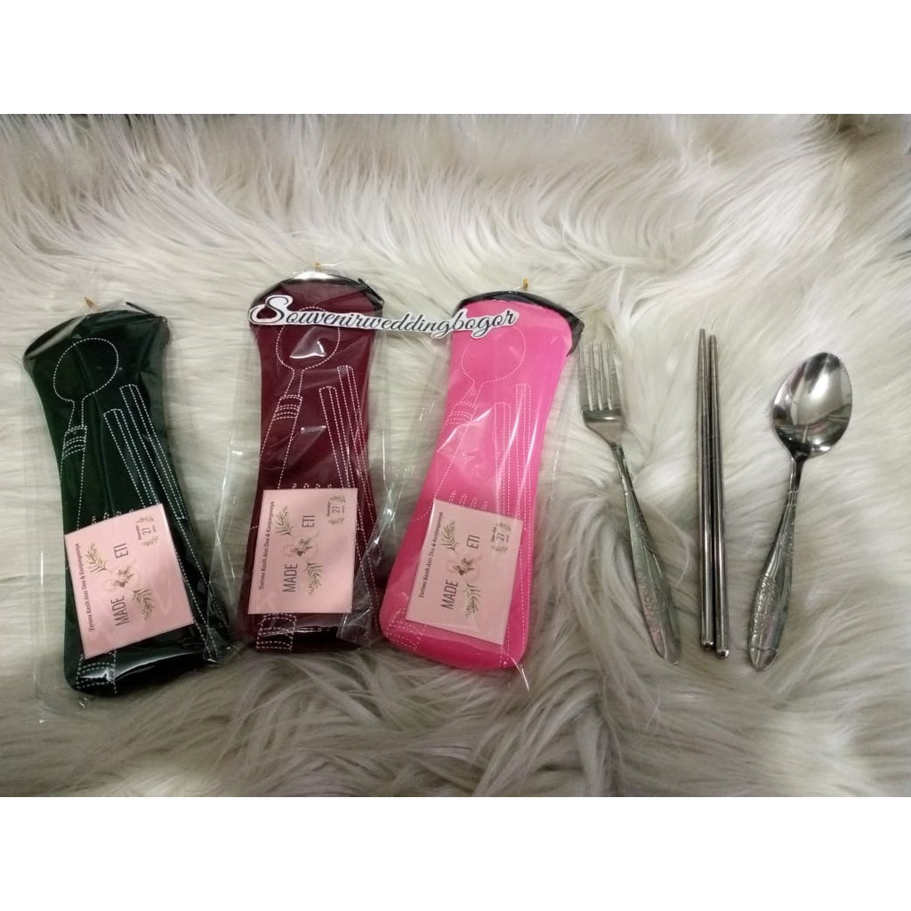Souvenir Sendok Garpu Sumpit Kemasan Pouch Busa