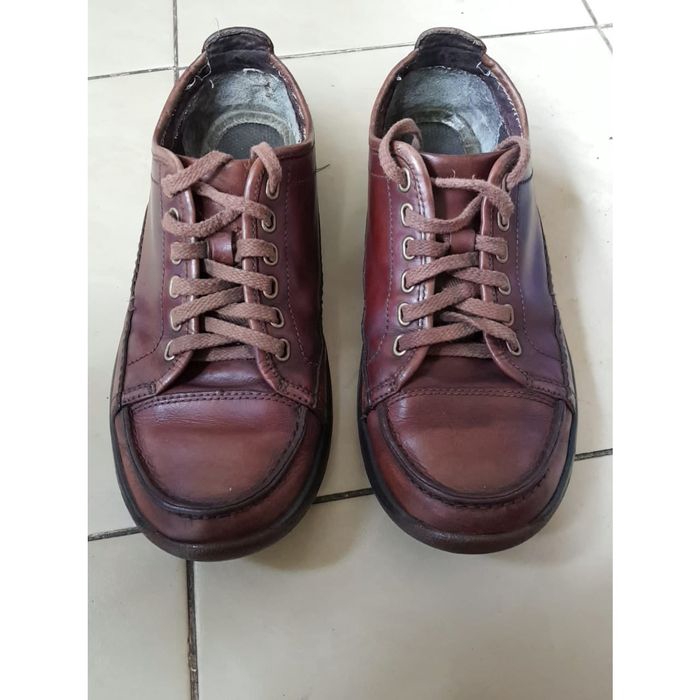 Clarks original brown leather shoes
