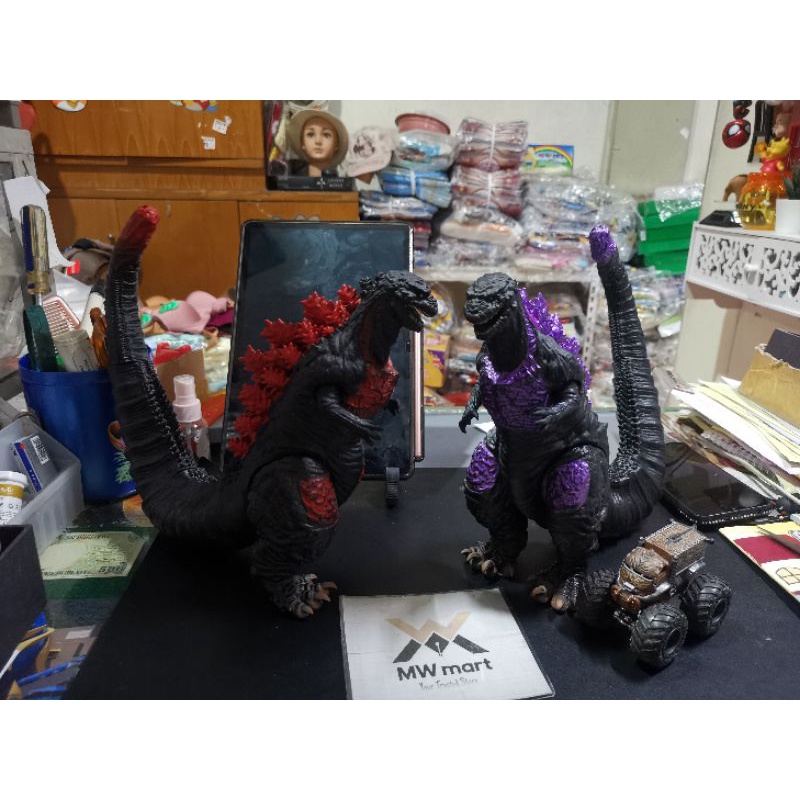 Mainan figure Godzilla Jumbo