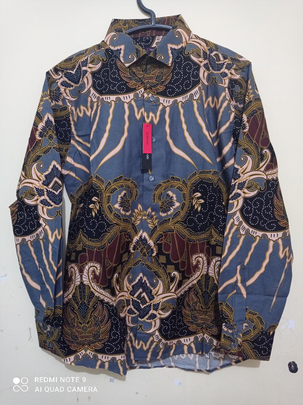 Batik Pria//batik Modern//batik Cowok//batik Istimewa//batik Kekinian//colin Dion