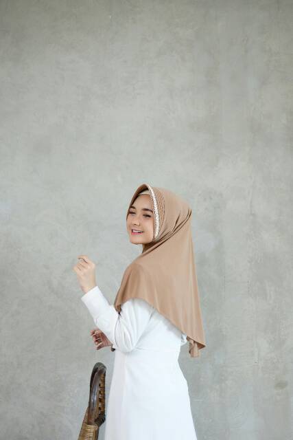 HIJAB / JILBAB INSTAN KHIMAR DENGAN PED RENDA PREMIUM - BAHAN STELA HALUS