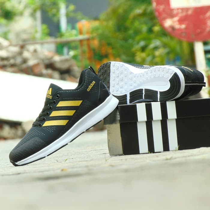 Nyaman Sepatu Pria Sport Adidas Zoom Men Grade Ori - Hitam Gold Emas - Zm03 Best Seller