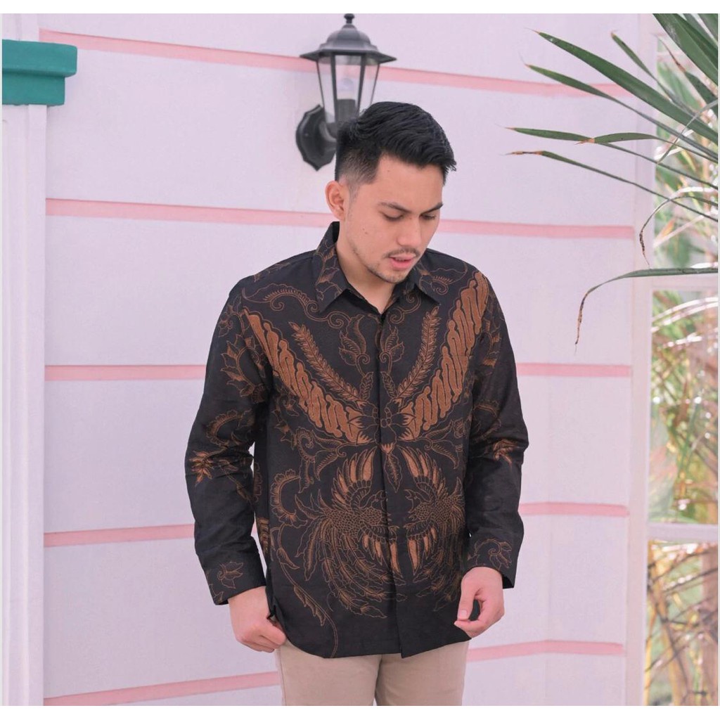 SAMANHUDI BATIKSOLOAMANAH KEMEJA BAJU BATIK PRIA SOLO LENGAN PANJANG PENDEK LAPIS FURING ATASAN BATIK PREMIUM MODERN KATUN HALUS BABON ANGKREM FLORIST  DEWAWANGSA NAVY MARTOWIRO PARANG TRUNTUM  PERWIRA BIRU ANJANI PEKSI NAVY SELING ANJANI KAMANDANU BLUE