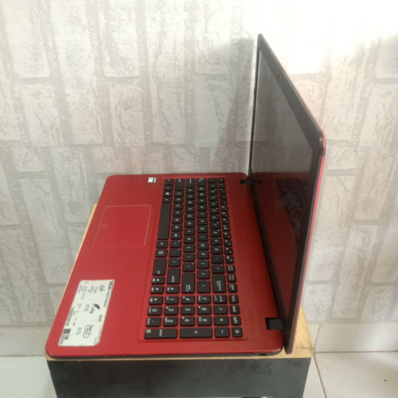 Laptop Asus X540YA  Amd E1-7010 Gen 7th Ram 2GB HDD 500GB Layar 15 inch vga Amd Radeon R2 Graphic-2