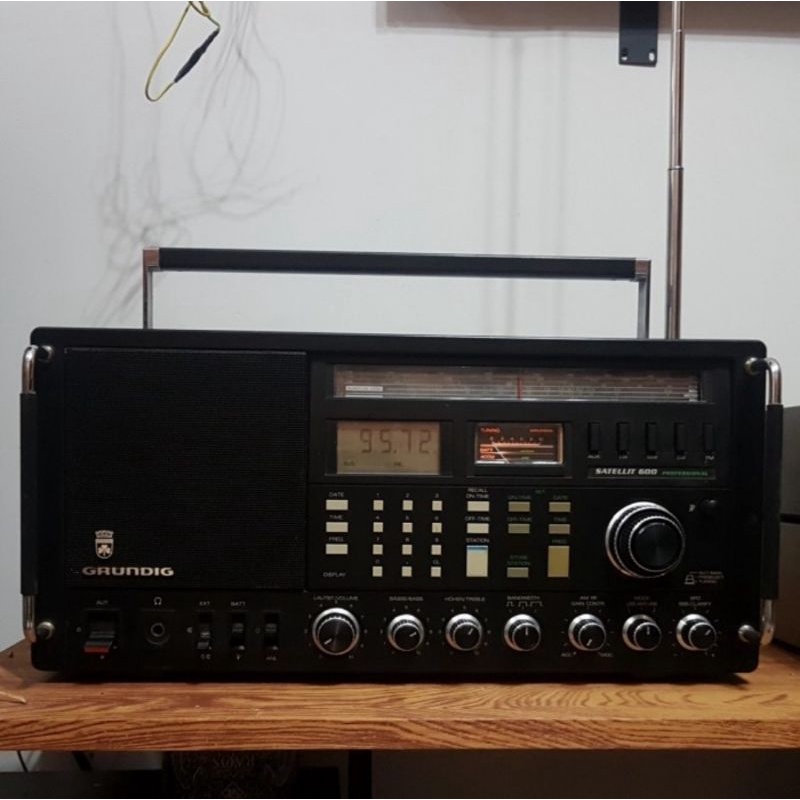 Radio Grundig Satellit Profesional 600 Istimewa Mulus Normal