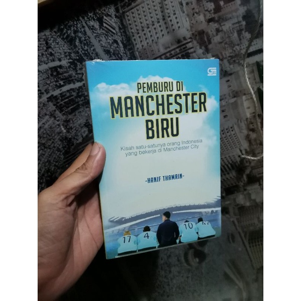 

Buku Pemburu di manchester biru ORIGINAL