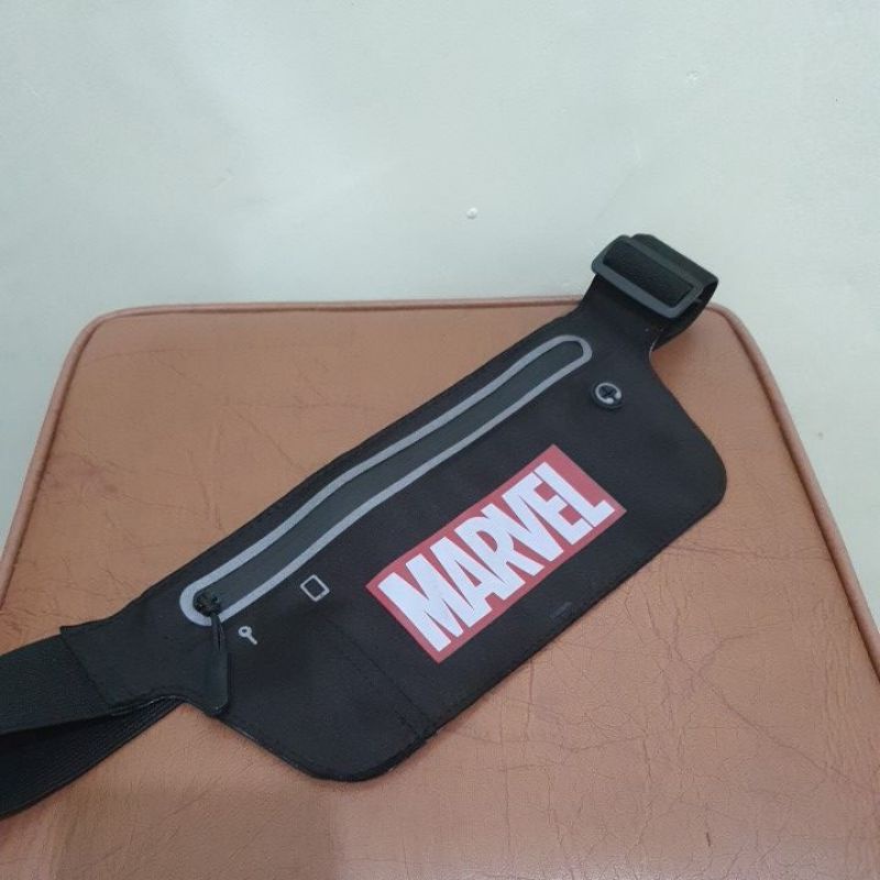 Preloved tas pinggang Miniso edisi Marvel