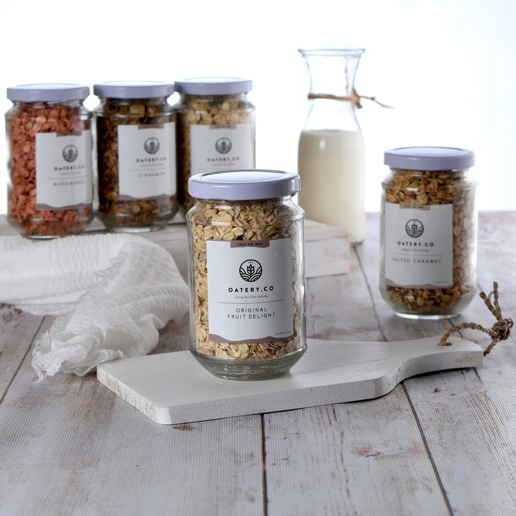 

GRANOLA BY OATERY.CO - ORIGINAL / ROASTED MUESLI WITH FRUIT DELIGHT 175 gr