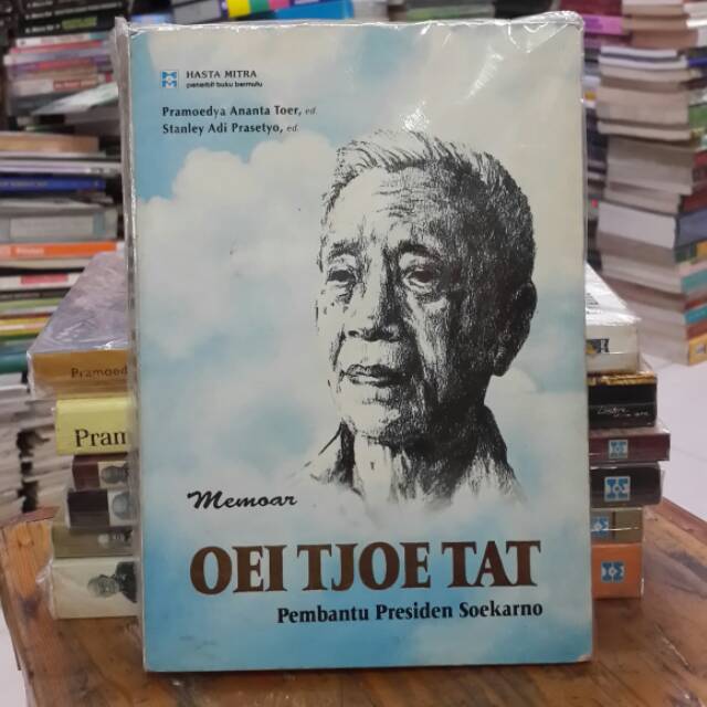 Memoar Oei Tjoe Tat Pembantu Presiden Soekarno
