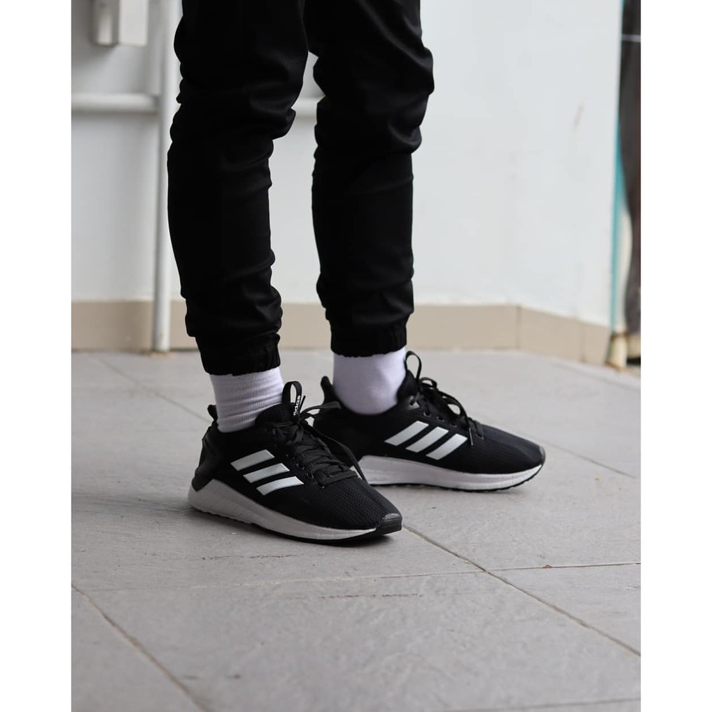 Sepatu Adidas Questar Ride Hitam Black White  Import Vietnam Sneakers Olahraga Sekolah Kuliah Kerja