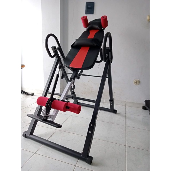 ALAT OLAHRAGA PENINGGI BADAN (INVERSION TABLE)