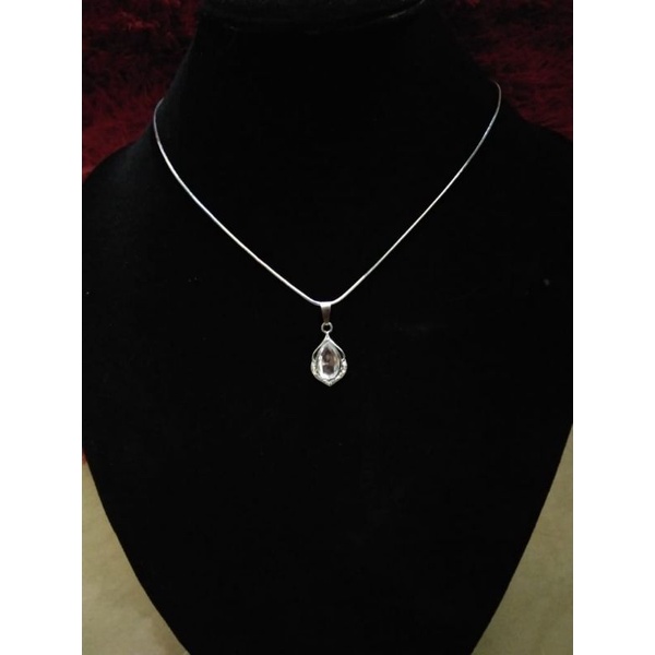 kalung titanium silver liontin batu permata