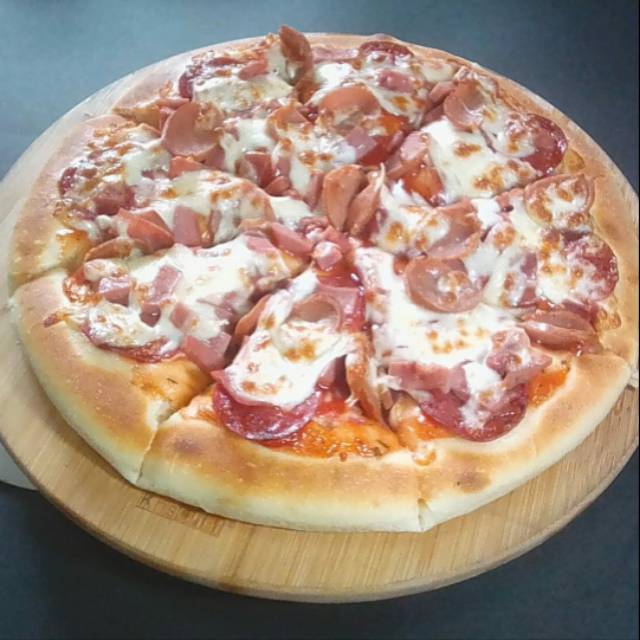 

Pan Pizza Meat carnivorous