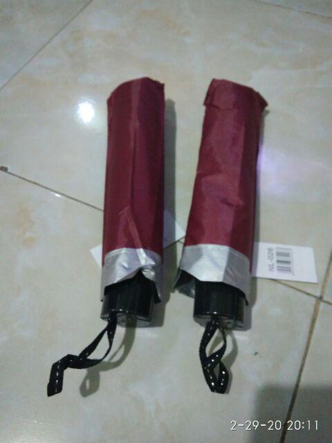 Payung Lipat Tiga Nagoya Model Polos Lapis Silver Dalam Anti Radiasi Matahari/ultraviolet