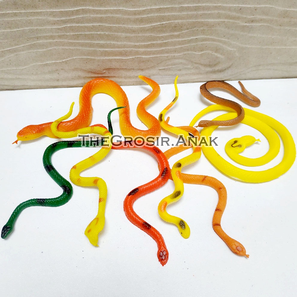 Mainan PRANK Snake ISI 8 Ular Warna Karet Reptil