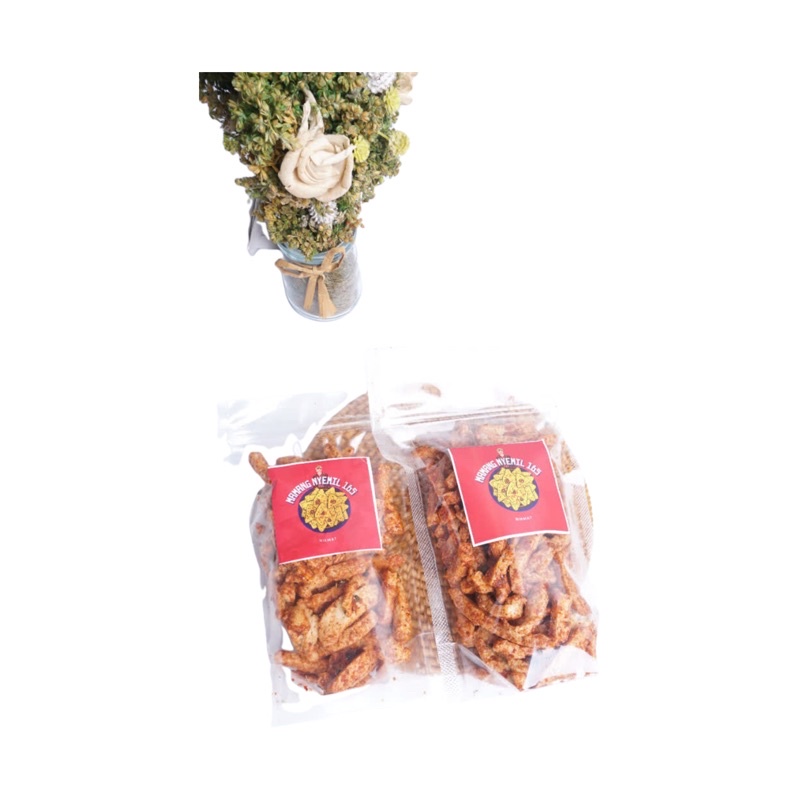 

BASRENG PEDAS MAMPOS DAUNJERUK 120GR/basreng stik pedas daun jeruk