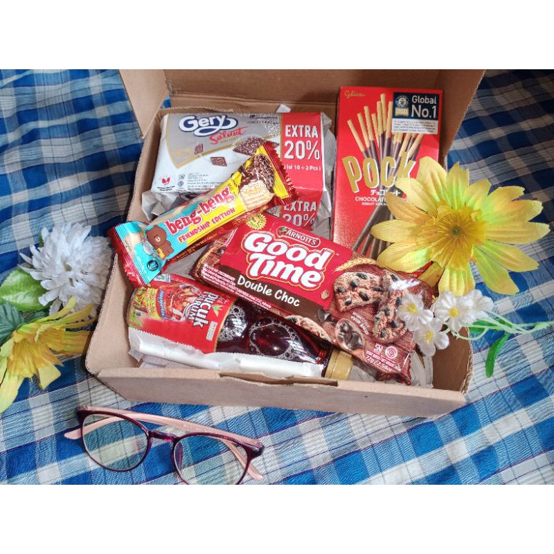 

Hampres snak/graduation/kado buat teman/gife box/Hampres lebaran/