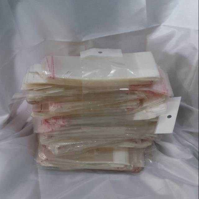 

Plastik Bening Berperekat Untuk Kemasan Aksesoris, Souvenir Kerajinan Tangan
