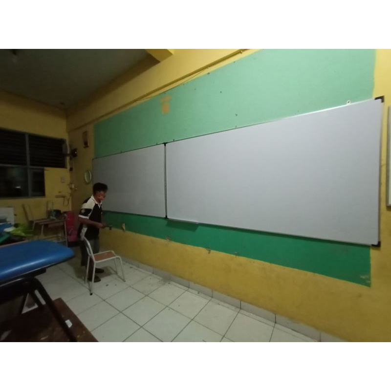 

Baru Whiteboard 120 X 240 Nonmagnet