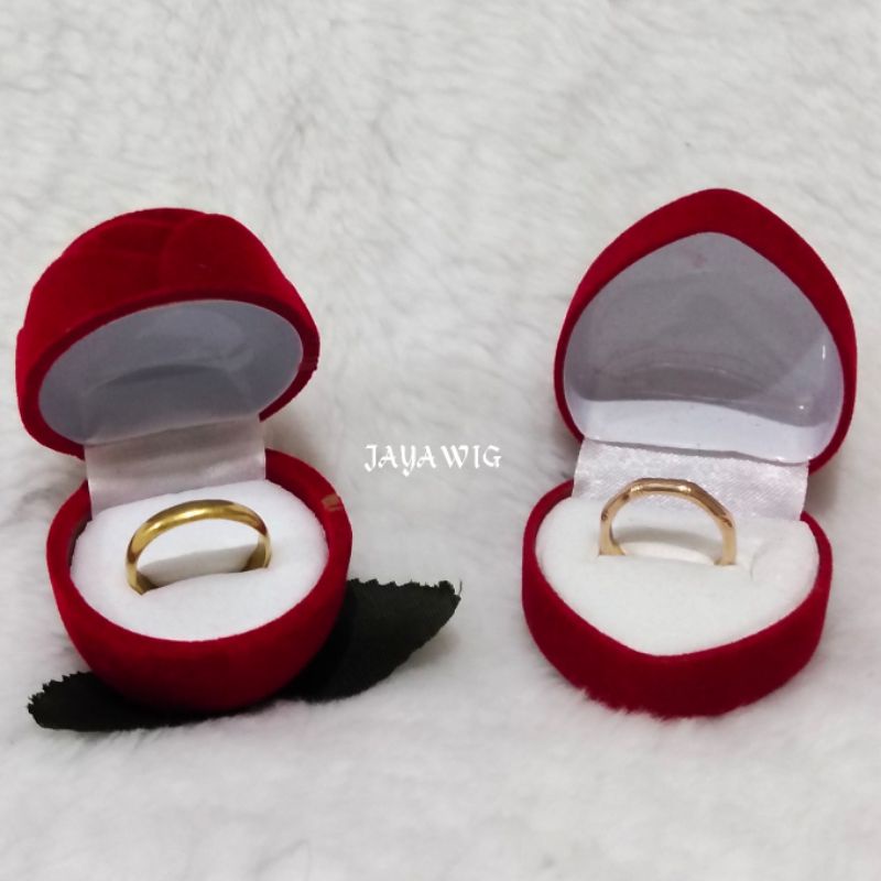 Tempat Cincin Atau Kotak Cincin Warna Merah