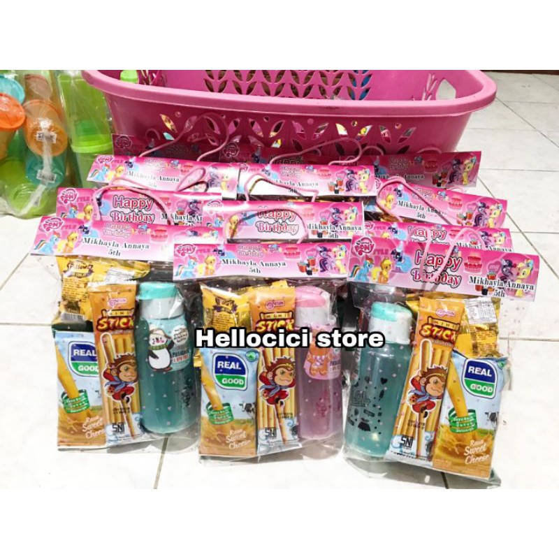 

NAMETAG BINGKISAN PARCEL KEMASAN ULTAH + BOTOL MINUM