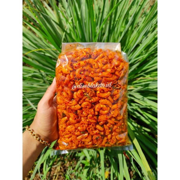 

makaroni pedas daun jeruk makaroni bantat isi 500gram