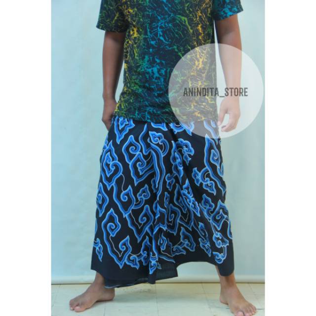 Sarung batik motif Megamendung