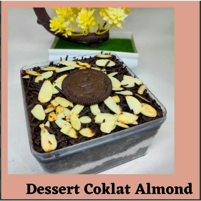 

(DEPOK) DESSERT BOX COKLAT ALMOND 500 ML