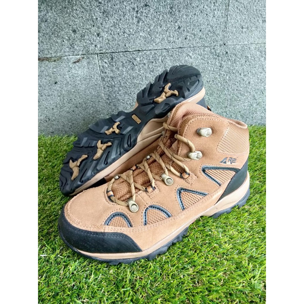 Sepatu Gunung AREI Arkansas