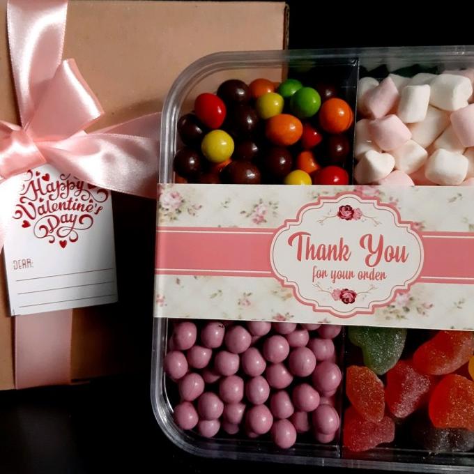 

BISA BAYAR DITEMPAT Hampers Coklat Jelly Marsmallow Valentine/Imlek CNY BIG SALE Kode 79