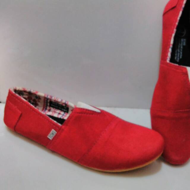 Sepatu toms