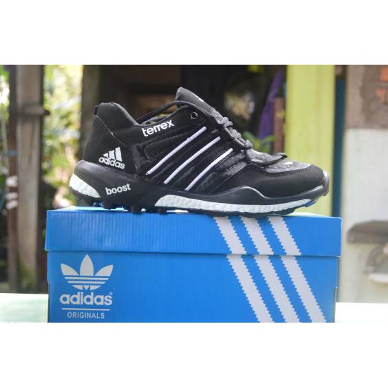 Promo SEPATU ADIDAS TERREX TERMURAH /Kuliah /lebaran