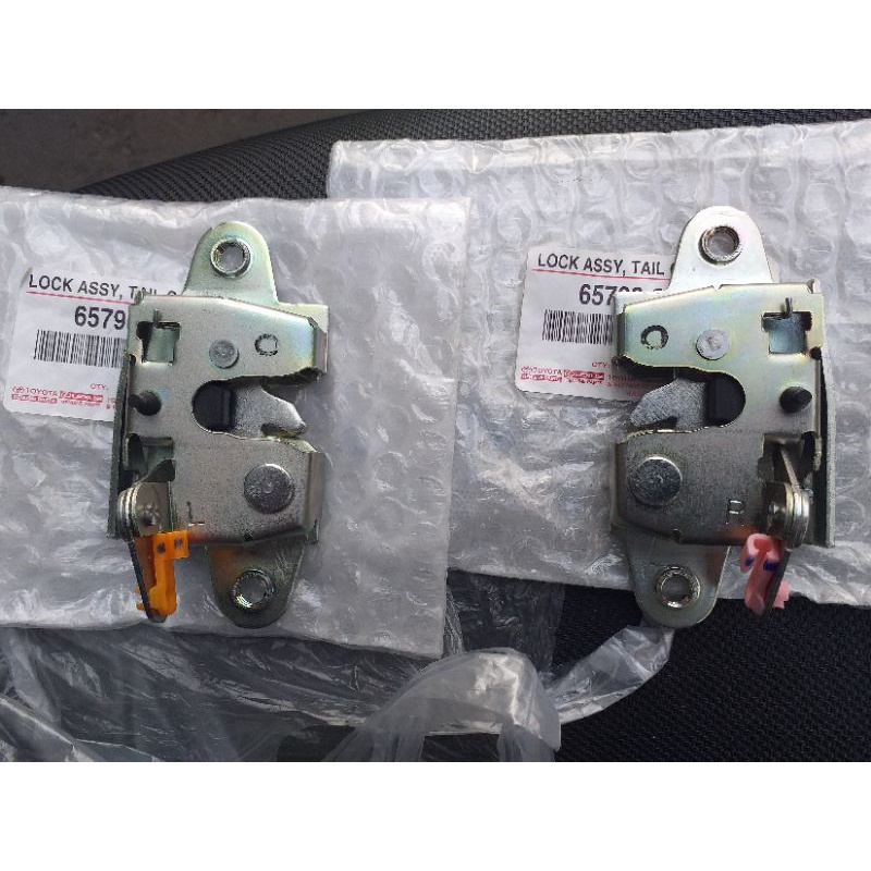 DOOR LOCK BAGASI SET KANAN & KIRI TOYOTA HILUX ORISINIL TOYOTA
