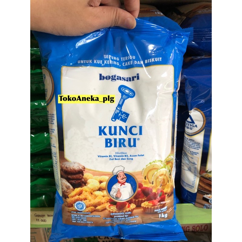 

Tepung Terigu Premium Kunci Biru - 1 kg