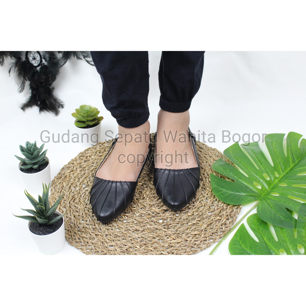 GRATICA Sepatu Kerja Kantoran Santai Wanita Flat Shoes Lancip Sendal Slop Tali Belakang KH 49