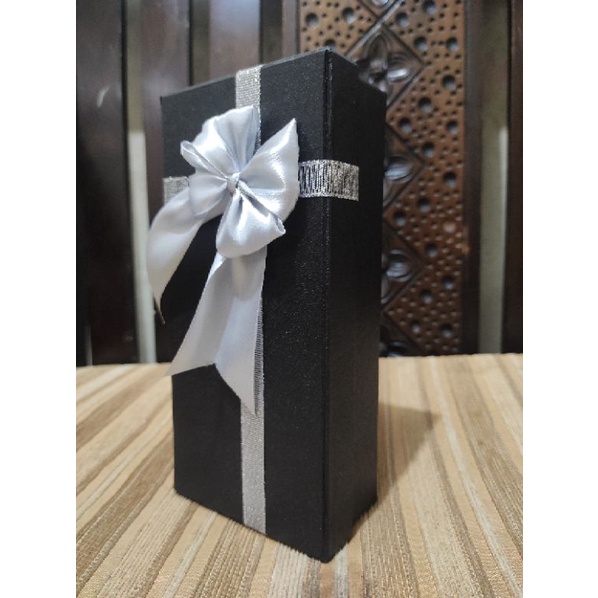 

Kotak kado dompet atau accesories 12x10x3