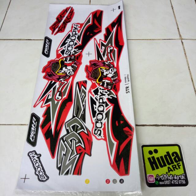 Striping lis sticker variasi scoopy "GRAFITY" merah/putih/biru
