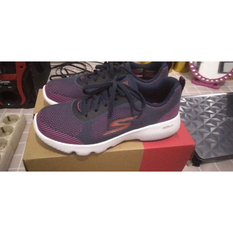 preloved skechers go run focus original ukuran 37