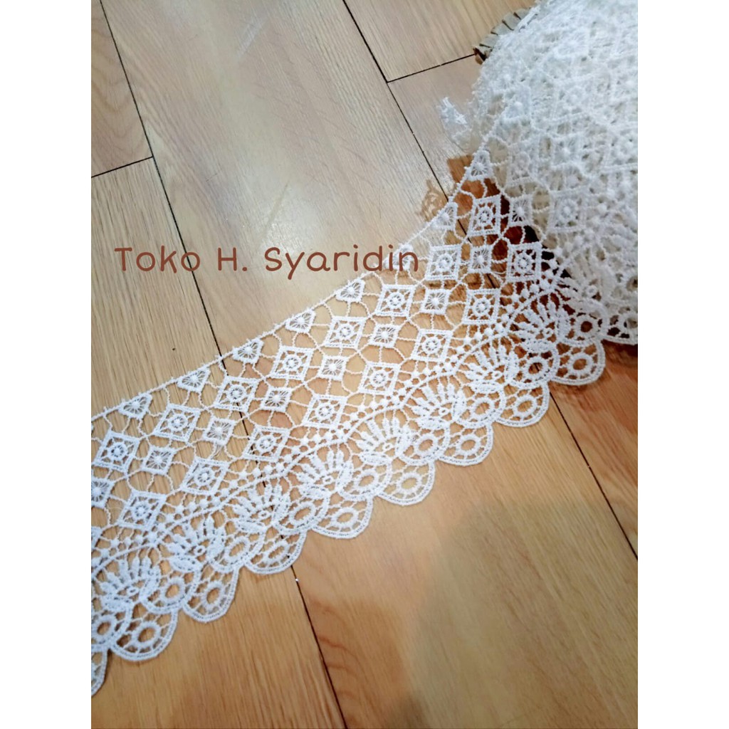 

Renda Vintage Putih per meter / mt 36