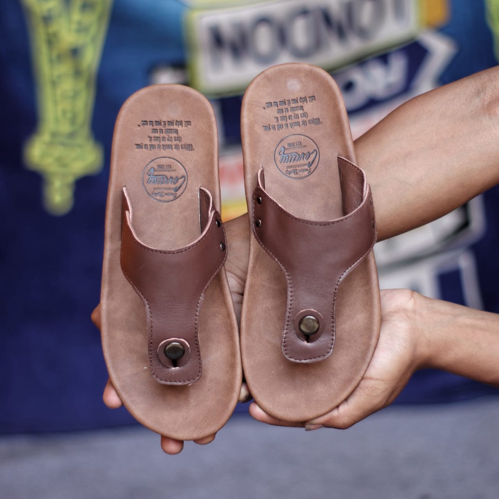 MOLK|Sendal Kulit Pria Trendy KekINIAN Original Distro Traveling Cowok Hitam Murah