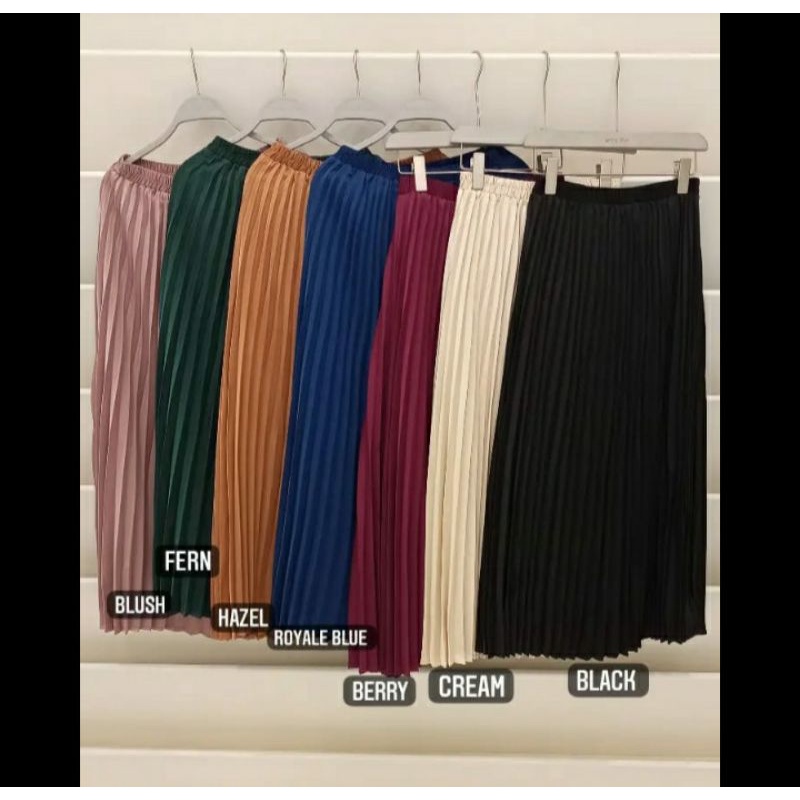 BENANG JARUM Satin Pleats Skirt