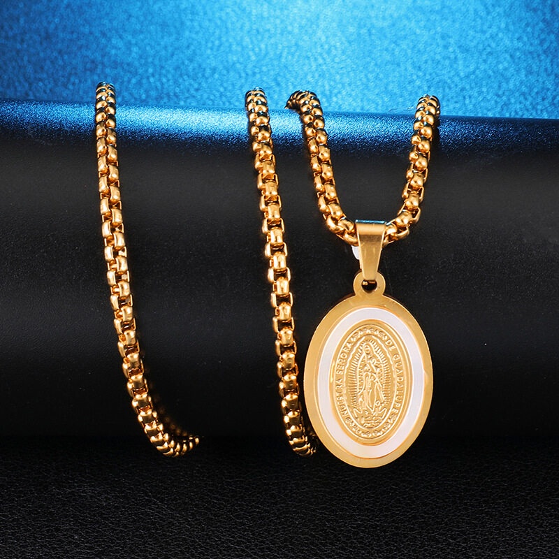 Kalung Liontin Bentuk Oval Desain Virgin Mary Bahan Stainless Steel Lapis Emas 18K Untuk Wanita