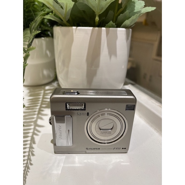 Kamera Digital FUJIFILM FINEPIX F450
