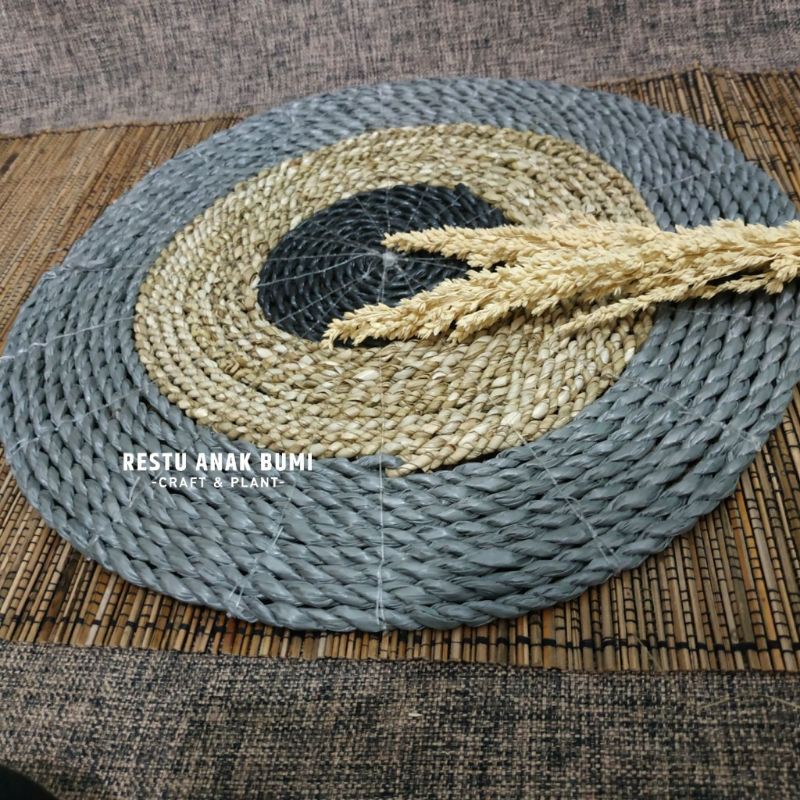 

Promo (M029) Placemate Abu Abu 35cm|Alas Piring|Dekorasi|Properti Foto|Karpet Bulat|Permadani|Tatakan