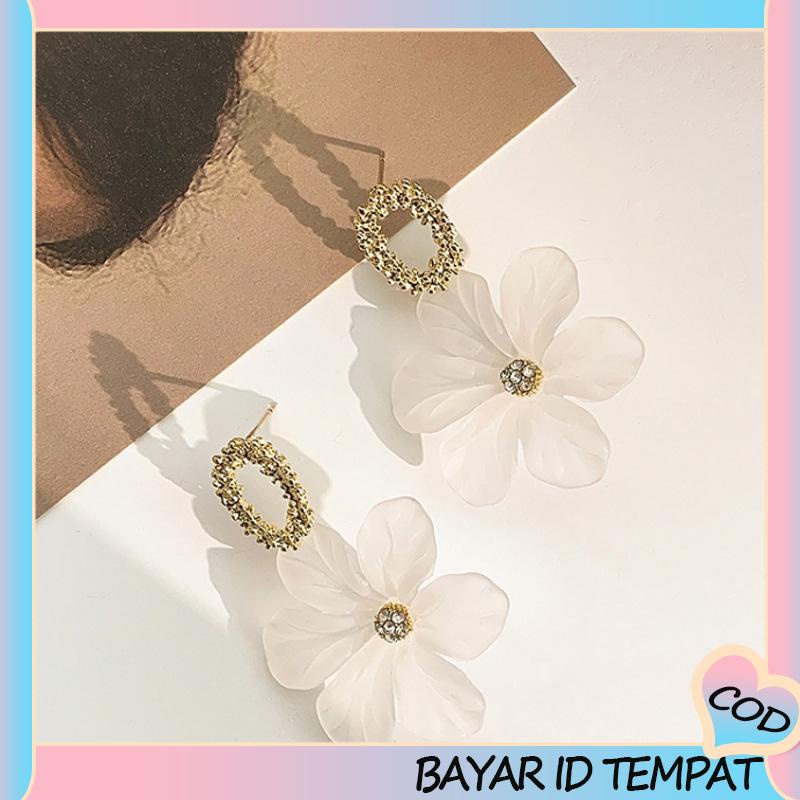 COD❤️ S925 Silver Needle Flower Shape Gaya Segar Anting Pejantan Cocok untuk Wanita-A.one